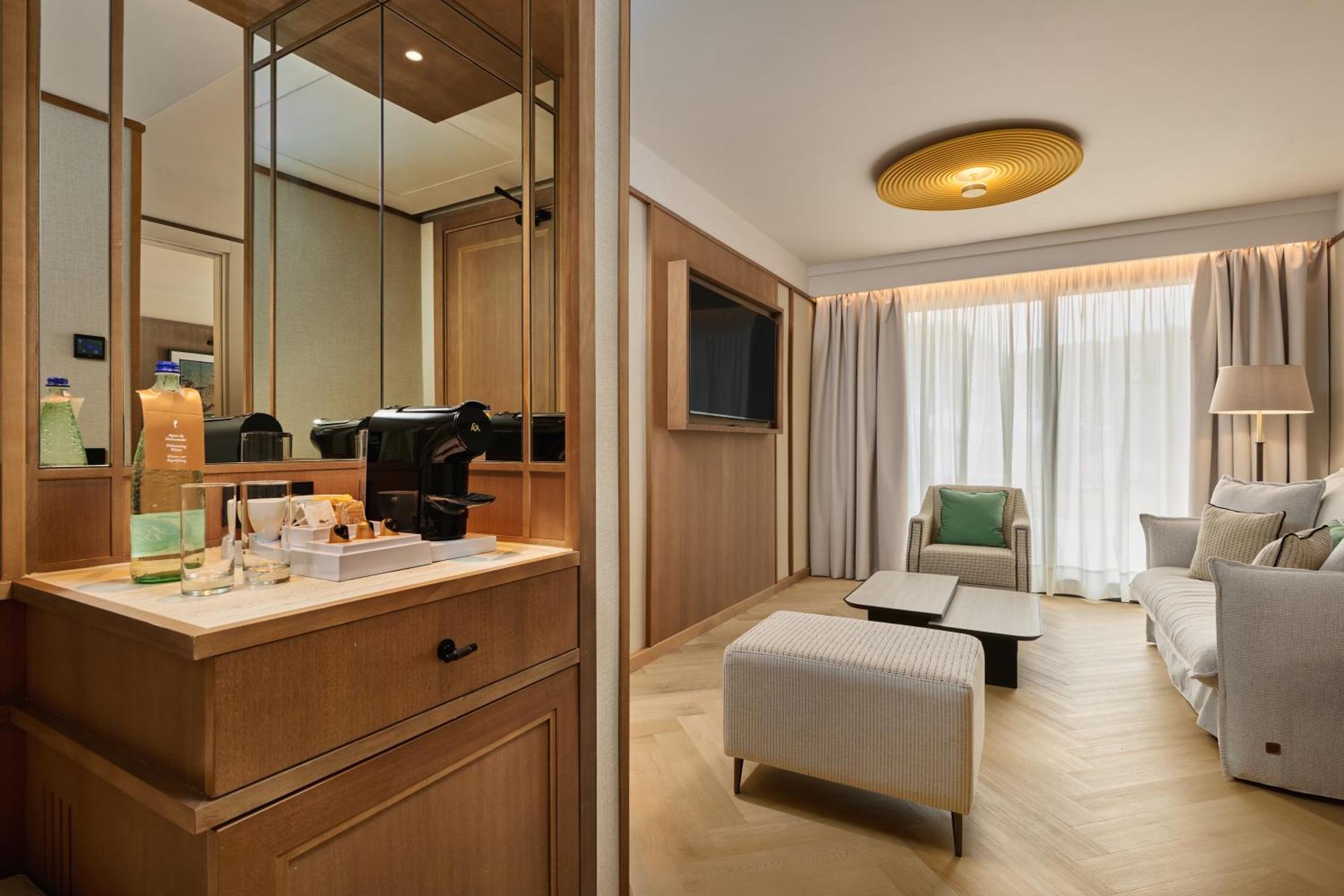 Suite Swim-Up
