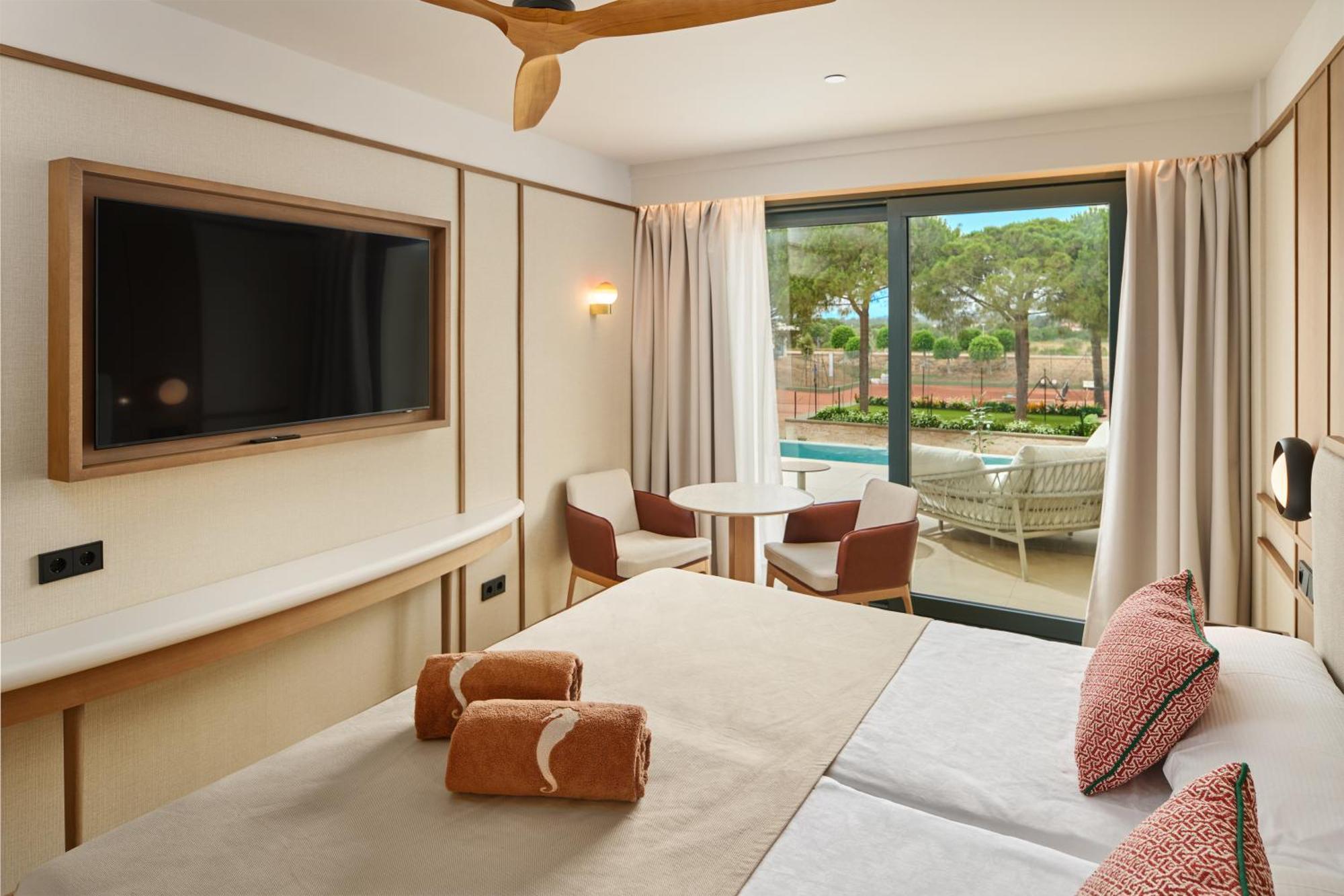 Suite Swim-Up
